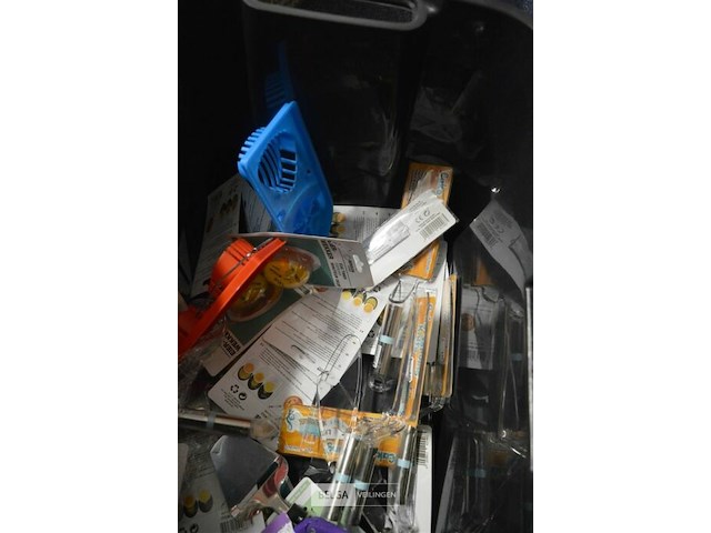 Inhoud kist partij div keukenmaterialen - afbeelding 1 van  7