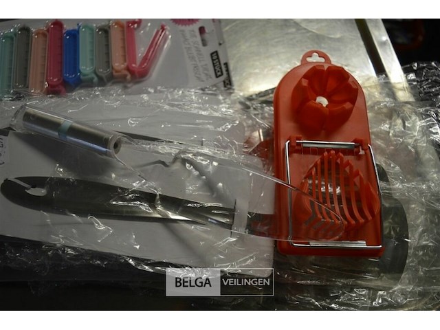 Inhoud kist partij div keukenmaterialen - afbeelding 2 van  7