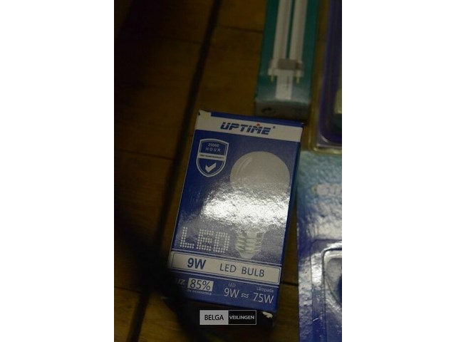 Inhoud kist partij div soorten lampen - afbeelding 3 van  5