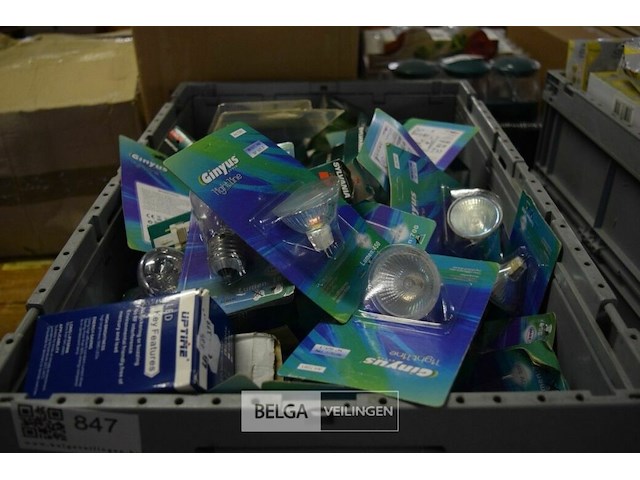 Inhoud kist partij div soorten lampen - afbeelding 1 van  5