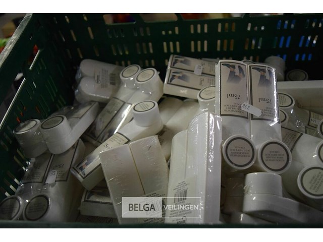 Inhoud kist schoenpoets materialen - afbeelding 2 van  3