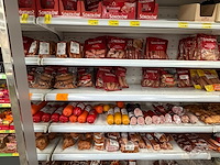 Inhoud koelvitrine: partij gekoelde zuivelproducten - afbeelding 5 van  11