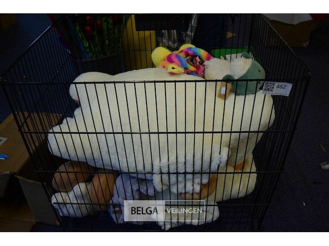 Inhoud korf div knuffels - afbeelding 1 van  4