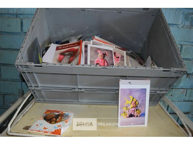 Inhoud korf partij div. wenskaarten - afbeelding 1 van  6