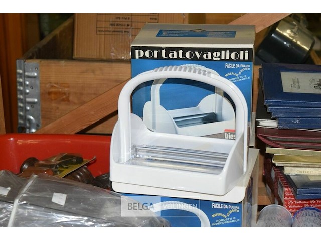 Inhoud legger 3 servethouders, kaders en gazonsproier - afbeelding 2 van  4