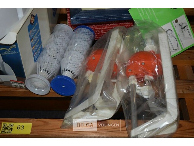 Inhoud legger 3 servethouders, kaders en gazonsproier - afbeelding 3 van  4