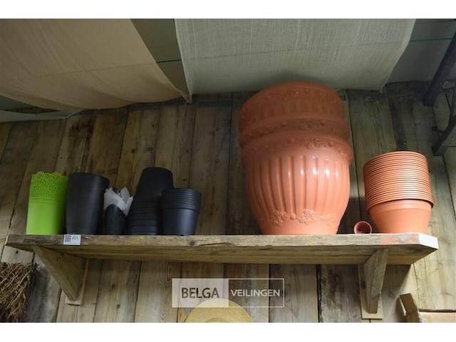 Inhoud legger div bloempotten - afbeelding 1 van  5