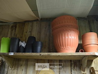 Inhoud legger div bloempotten - afbeelding 1 van  5