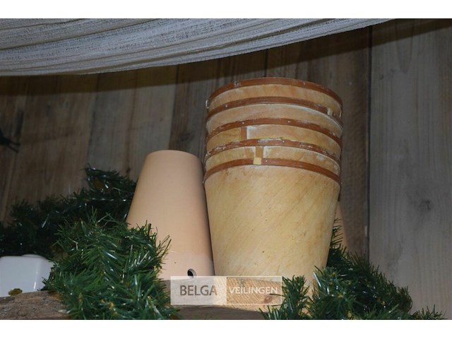 Inhoud legger div decoratie materialen - afbeelding 2 van  4