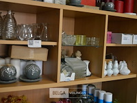 Inhoud legger div kaarsen en decoratie materialen - afbeelding 1 van  7