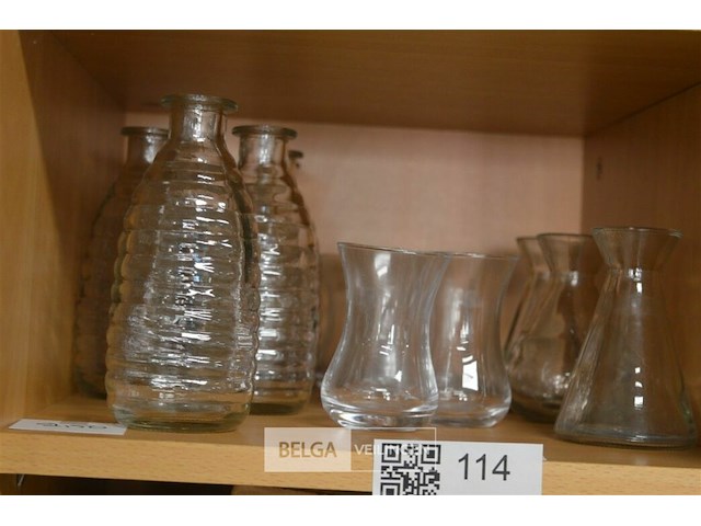 Inhoud legger div kaarsen en decoratie materialen - afbeelding 3 van  7