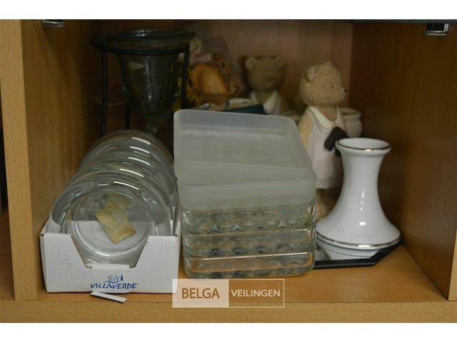 Inhoud legger div kaarsen en decoratie materialen - afbeelding 5 van  7