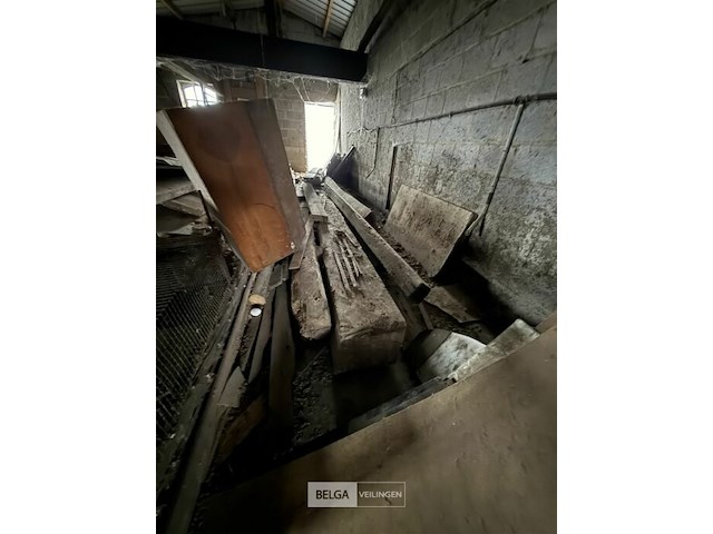 Inhoud lokaal - grote partij hout - afbeelding 4 van  4