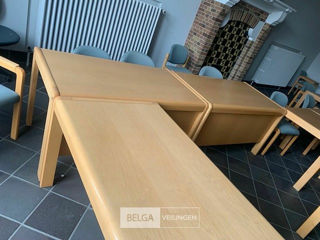 Inhoud lokaal (raadszaal) - afbeelding 3 van  5