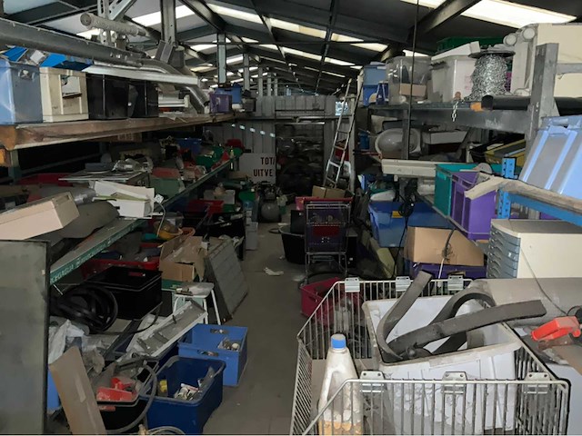 Inhoud magazijn op platform 2 + palletstelling - afbeelding 1 van  6