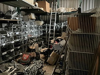 Inhoud magazijn op platform - afbeelding 1 van  8