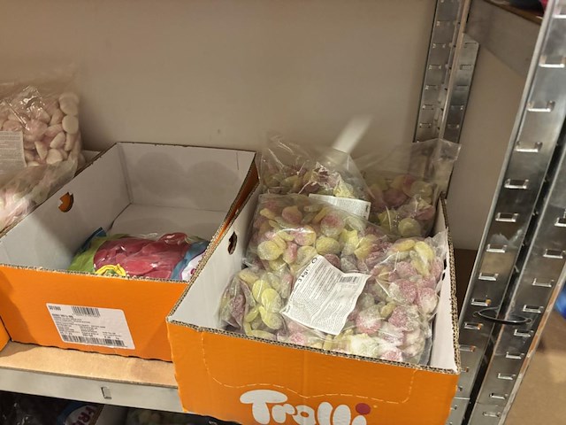 Inhoud magazijn (snoep) - afbeelding 17 van  24