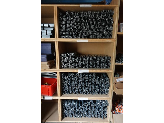 Inhoud magazijn - afbeelding 3 van  26