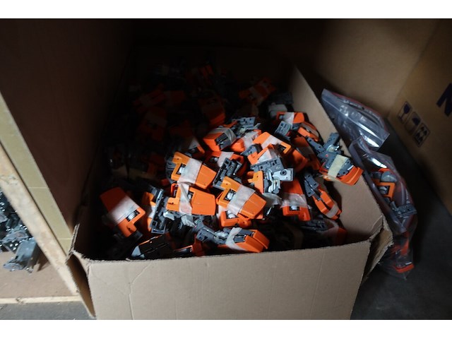 Inhoud magazijn - afbeelding 7 van  26