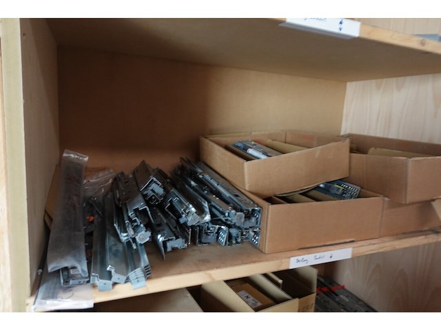 Inhoud magazijn - afbeelding 8 van  26