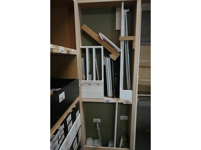 Inhoud magazijn - afbeelding 17 van  26