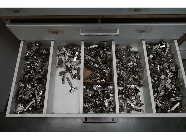 Inhoud magazijn - afbeelding 18 van  26