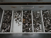 Inhoud magazijn - afbeelding 18 van  26