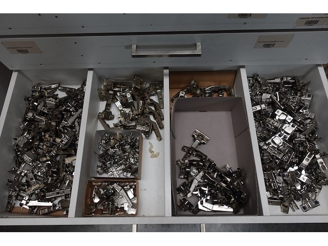 Inhoud magazijn - afbeelding 21 van  26