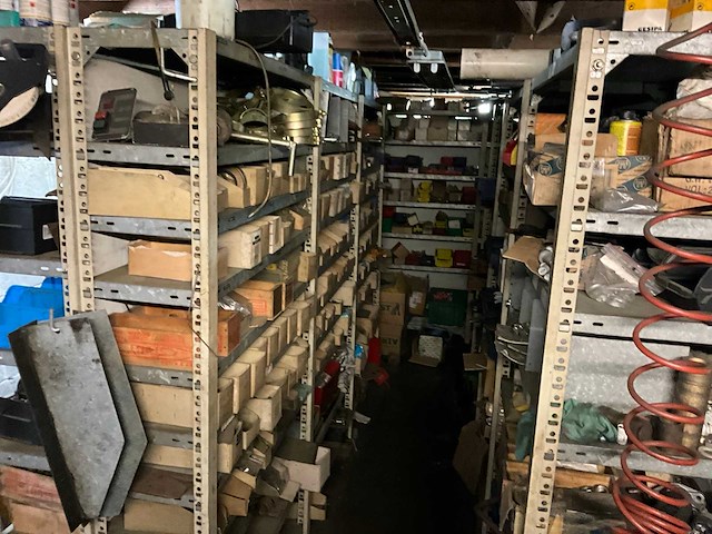 Inhoud magazijn - afbeelding 6 van  96