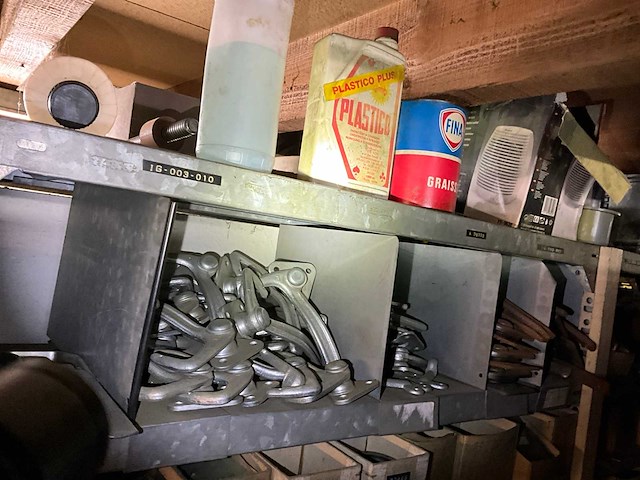 Inhoud magazijn - afbeelding 15 van  96