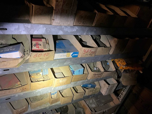 Inhoud magazijn - afbeelding 19 van  96