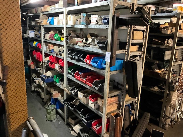 Inhoud magazijn - afbeelding 12 van  96