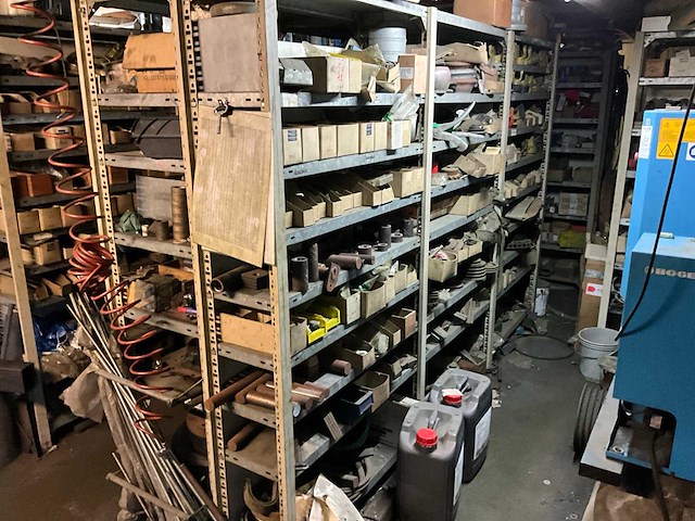 Inhoud magazijn - afbeelding 38 van  96