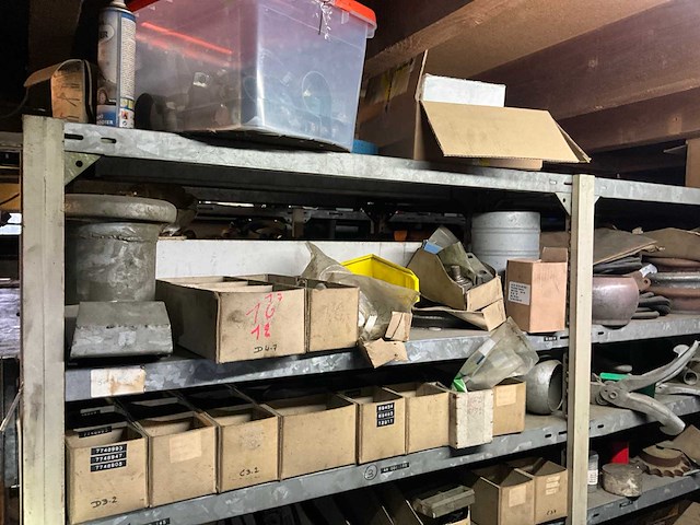 Inhoud magazijn - afbeelding 39 van  96