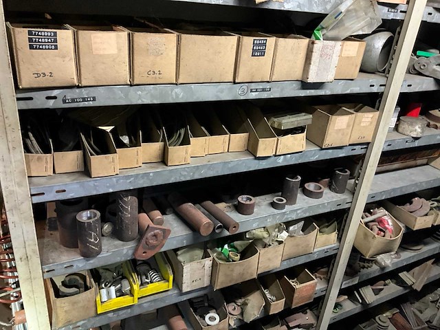 Inhoud magazijn - afbeelding 40 van  96