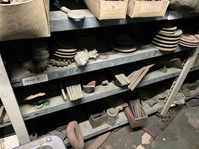 Inhoud magazijn - afbeelding 43 van  96