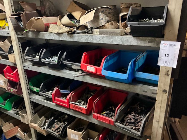 Inhoud magazijn - afbeelding 34 van  96