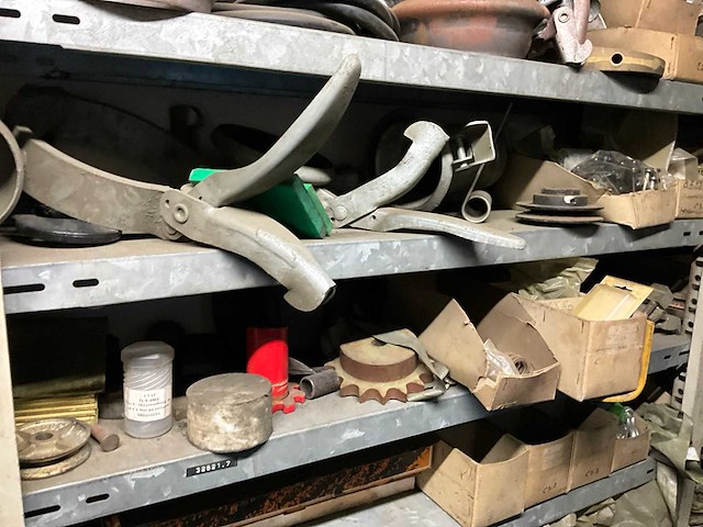 Inhoud magazijn - afbeelding 46 van  96