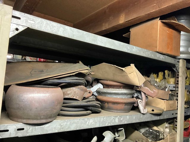 Inhoud magazijn - afbeelding 47 van  96