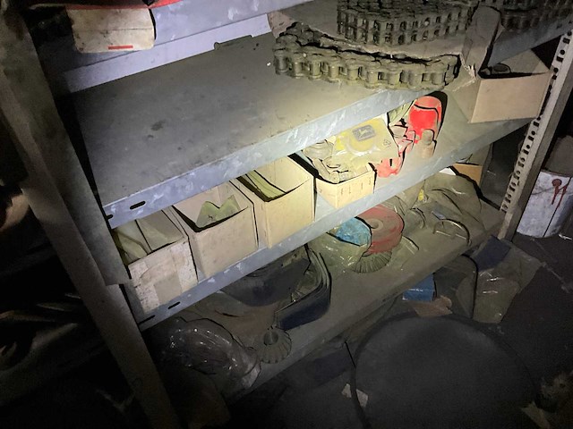 Inhoud magazijn - afbeelding 52 van  96