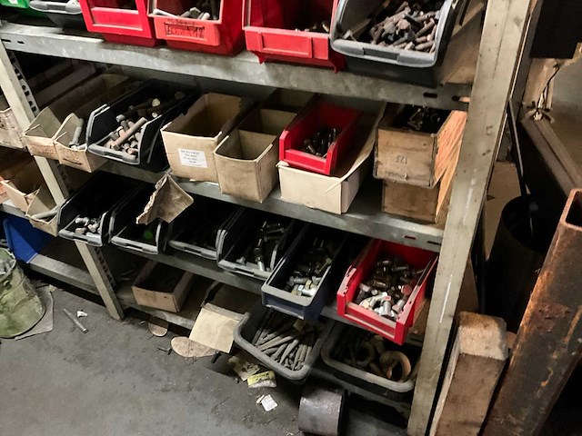 Inhoud magazijn - afbeelding 45 van  96