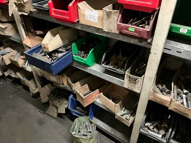 Inhoud magazijn - afbeelding 56 van  96