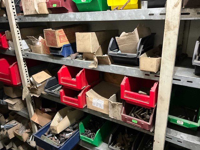 Inhoud magazijn - afbeelding 67 van  96