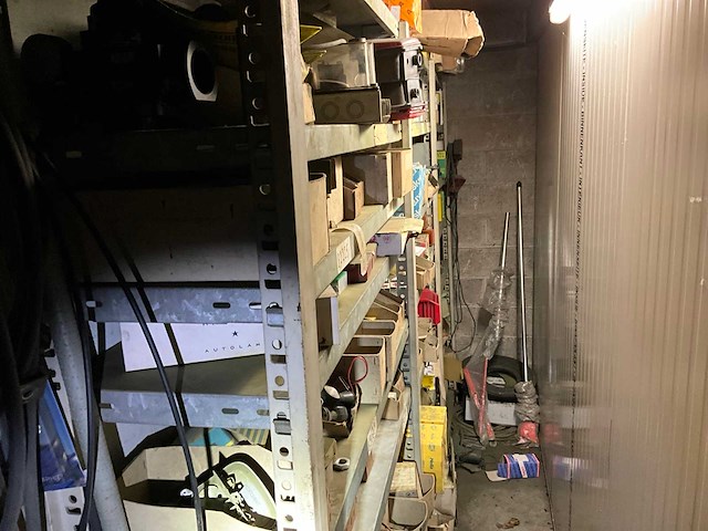 Inhoud magazijn - afbeelding 79 van  96