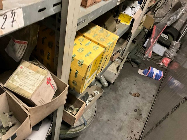 Inhoud magazijn - afbeelding 85 van  96