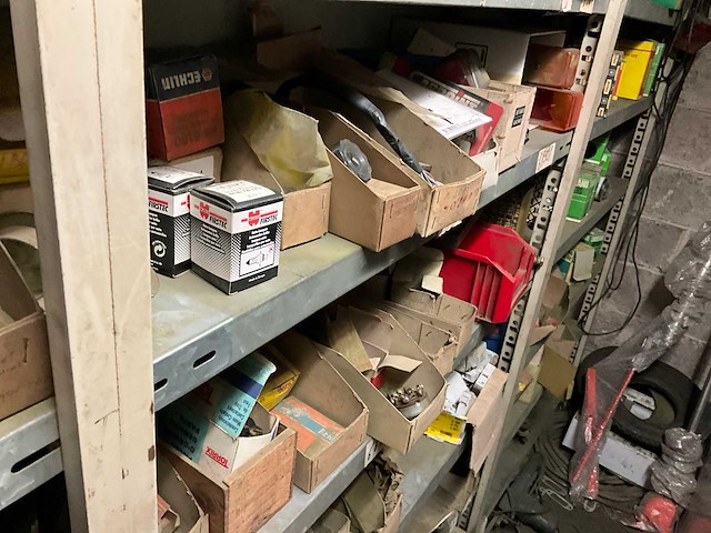 Inhoud magazijn - afbeelding 86 van  96