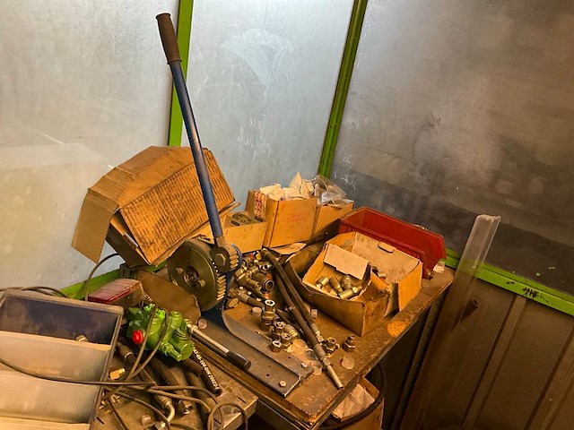 Inhoud magazijn - afbeelding 5 van  25