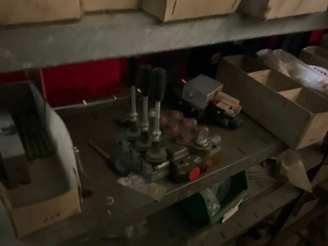 Inhoud magazijn - afbeelding 9 van  25