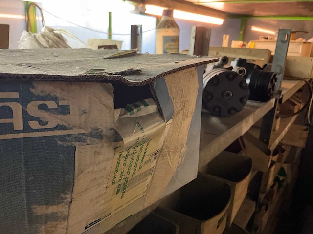 Inhoud magazijn - afbeelding 11 van  25