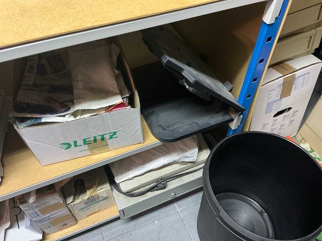 Inhoud magazijnrek - afbeelding 2 van  31